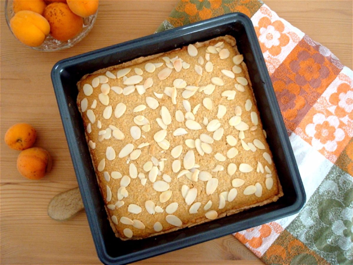 Bakewell Slices