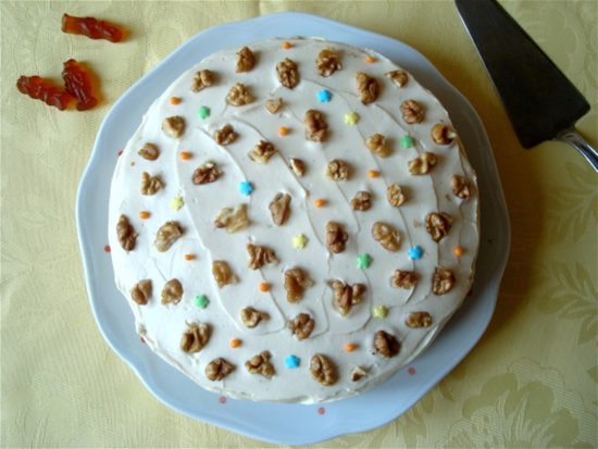 Celozrnný mrkvový dort